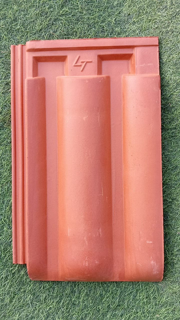 Double groove roof tile 4